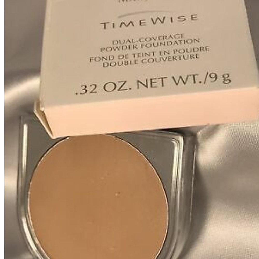 Mary Kay #300 Dual coverage powder foundation.